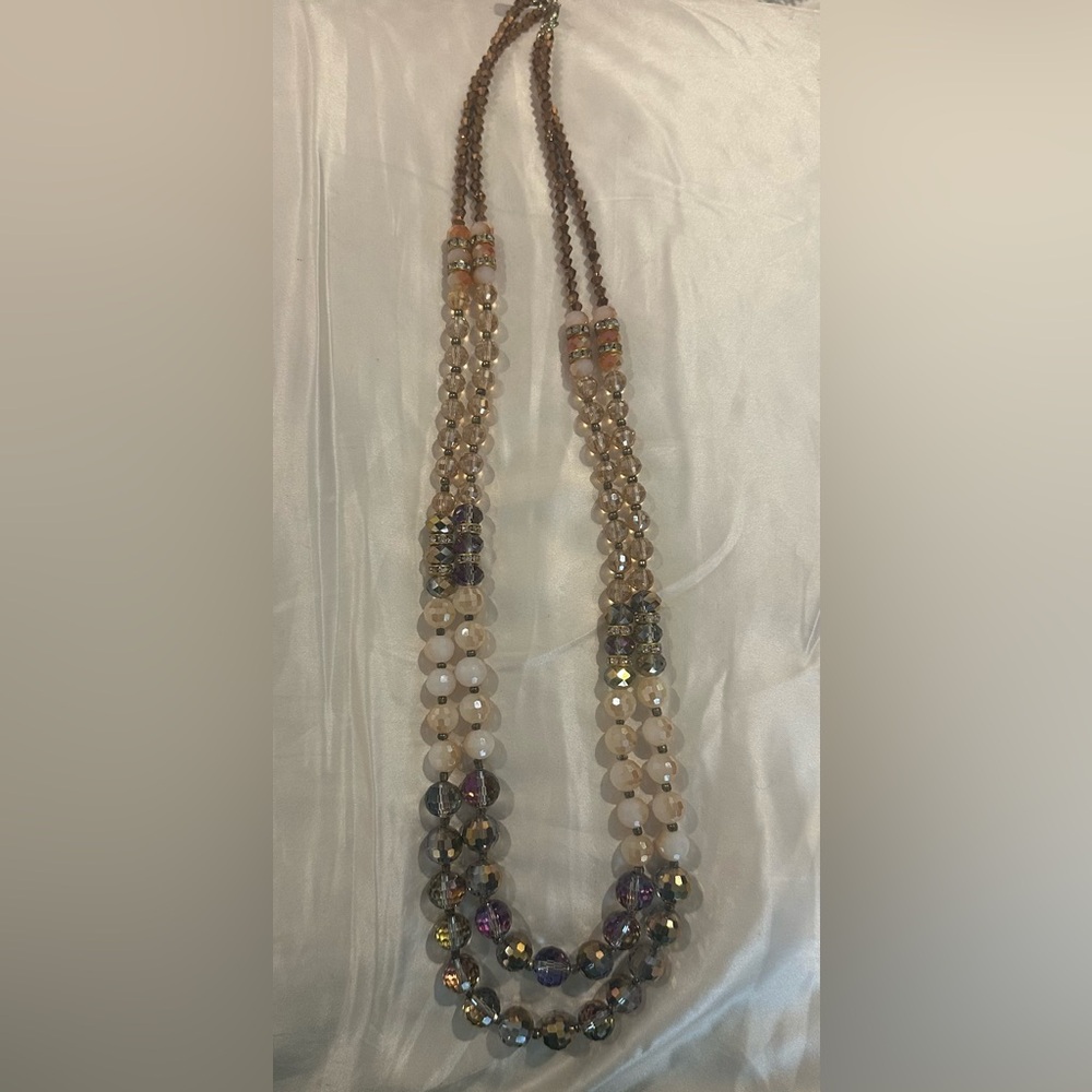 Elegant Beaded Necklace in Gold and Silver